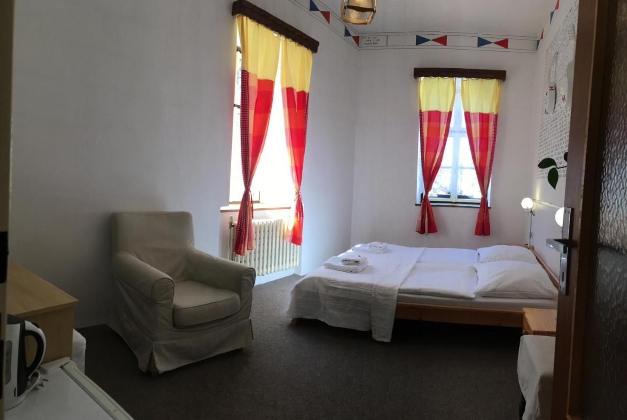 Pension Alfa & Whisky Pub طابور المظهر الخارجي الصورة
