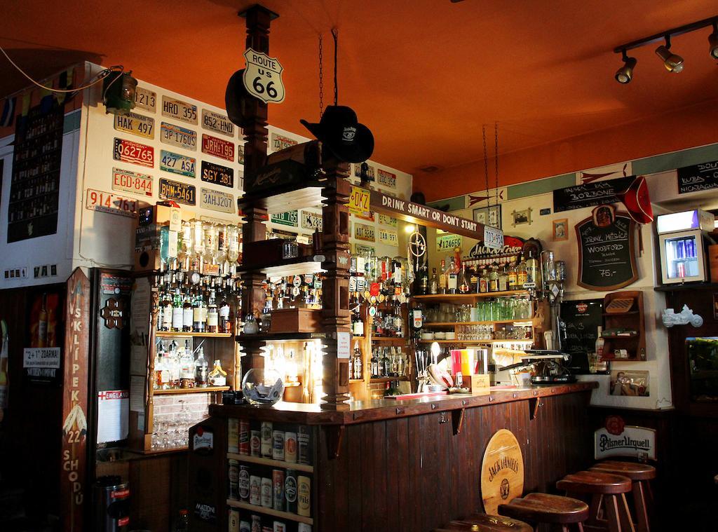 Pension Alfa & Whisky Pub طابور المظهر الخارجي الصورة