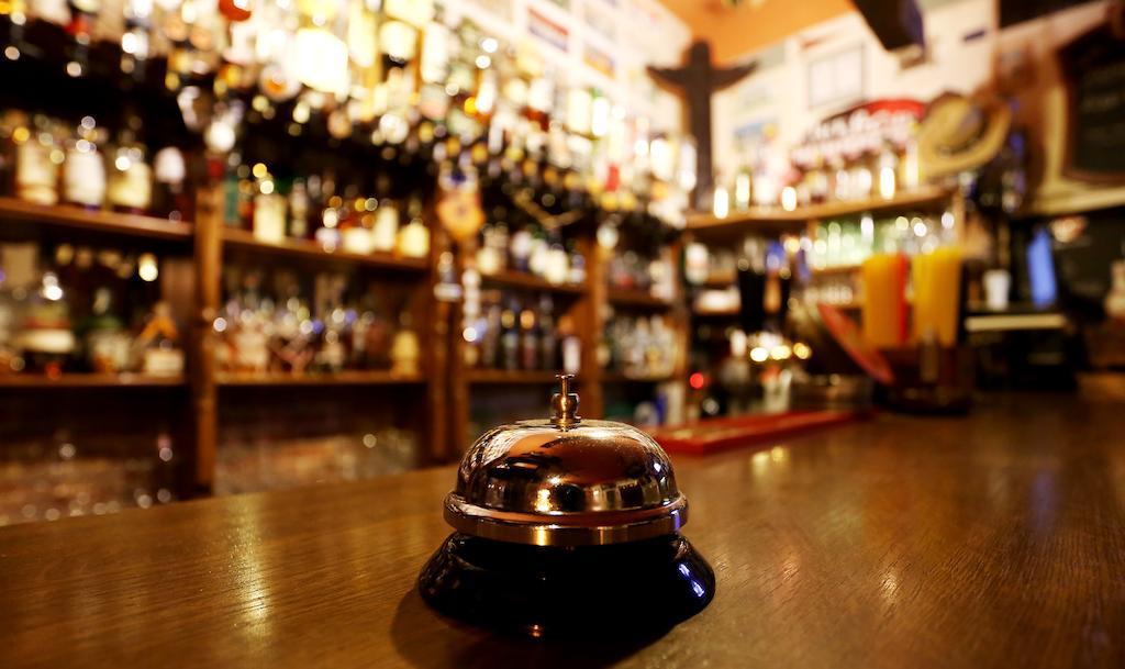 Pension Alfa & Whisky Pub طابور المظهر الخارجي الصورة